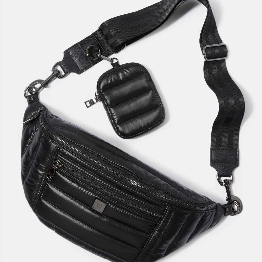 Think Royln Sister Sling Bag in Shiny Black
